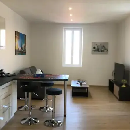 Superbe F2 Neuf En Plein Centre Ville Apartmán